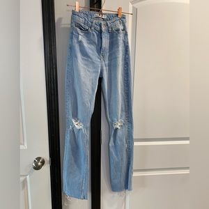 Zara ripped knee jeans size 0